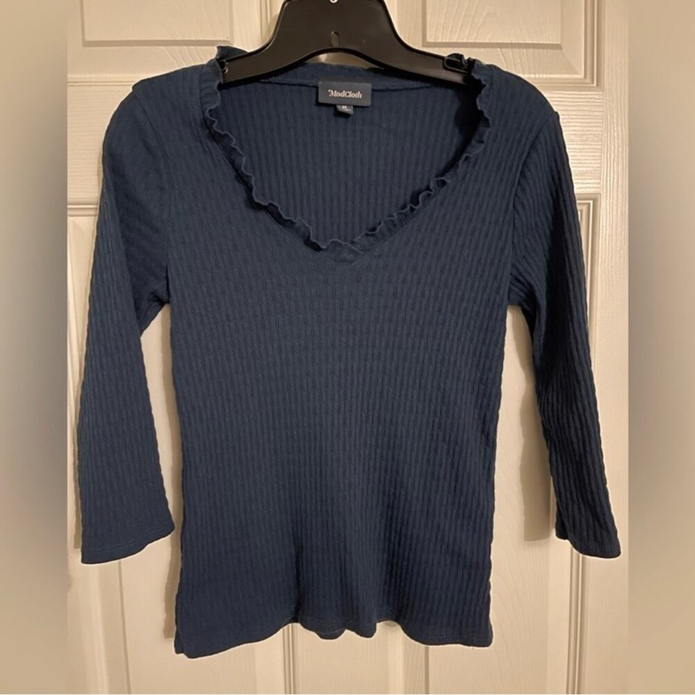 ModCloth Blue Ribbed Ruffle V Neck Top size medium